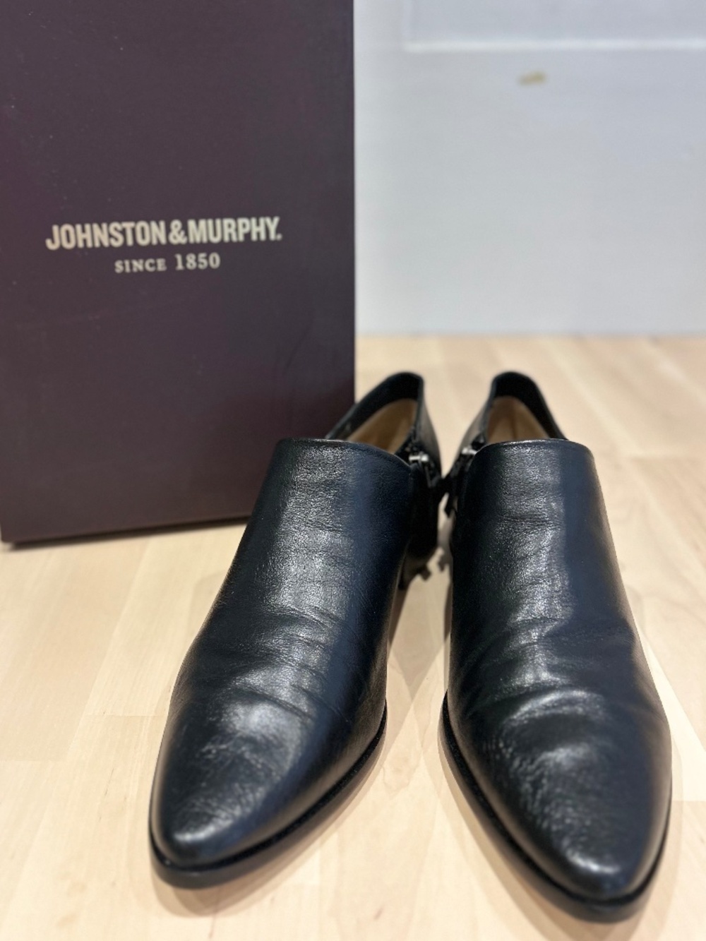 Johnston & Murphy Black-Washed Sheepskin Zip Shootie